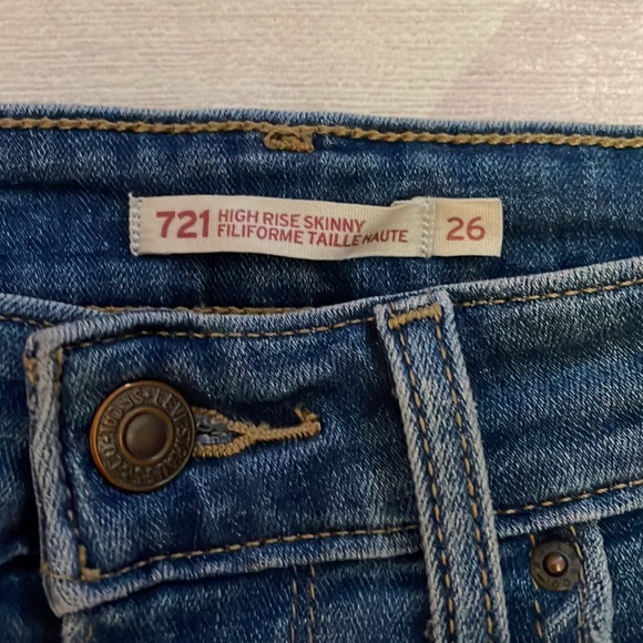 Levi’s 721 High Rise Skinny Jeans - Picture 4 of 10